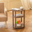 Table d'appoint ovale à 3 niveaux avec pieds en bois massif, petite table de bout avec tablettes de rangement pour le salon, table de chevet moderne pour petits espaces