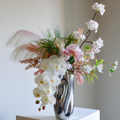 Ornements de fleurs simulées