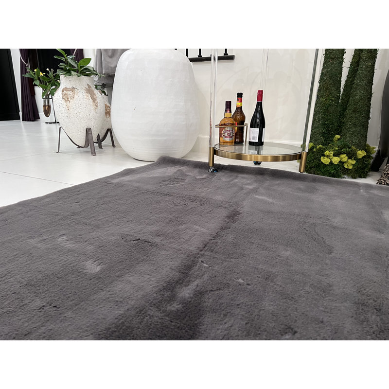 Feridun Faux Fur Indoor Rug