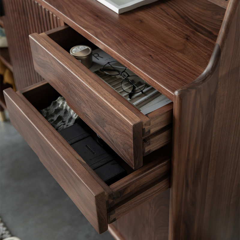 Armoire simple en bois massif brun