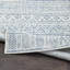 Tapis intérieur / extérieur bleu foncé / gris à chevrons Tomas-2062884406