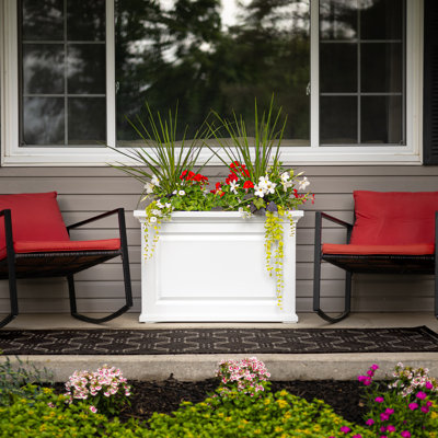Nantucket Resin Trough Planter with Water Reservoir