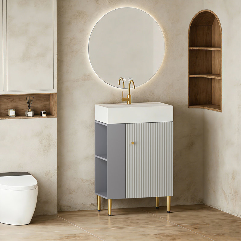 Meuble-lavabo contemporain de 21,6 po de couleur grise avec lavabo en céramique, porte à fermeture en douceur, rangement spacieux, construction imperméable, détails en cuivre brossé à motif ondulé et évier à rayures, bois