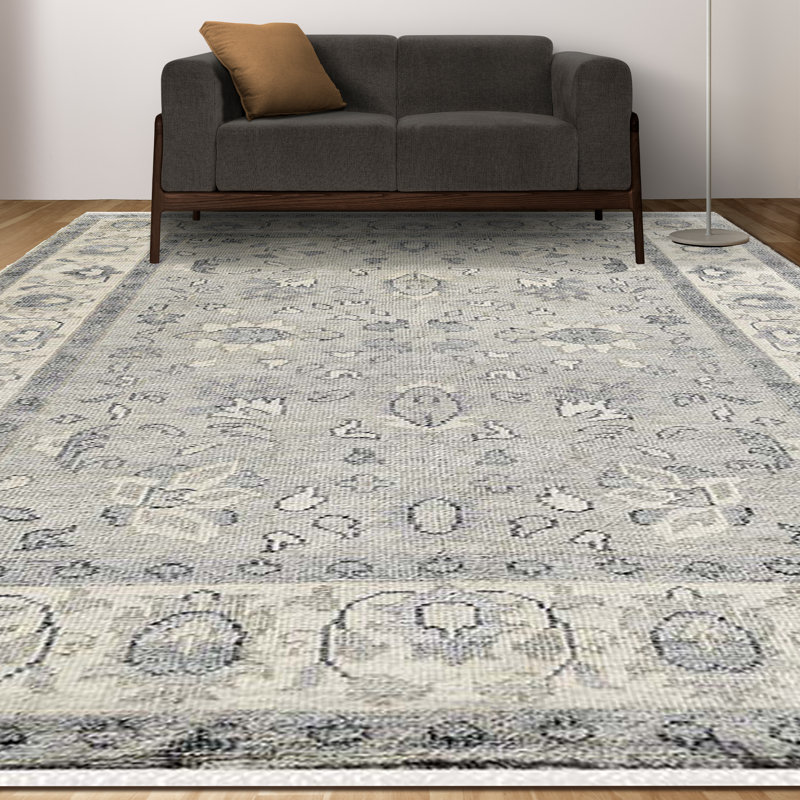 Oriental Area Rug in Light Gray/Beige, Rectangle 6' x 9'