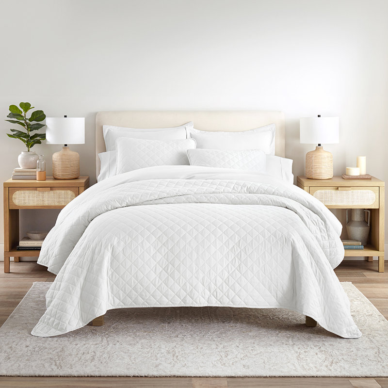 Becky Cameron Diamond Stich Quilt Set, White, Full/Queen Quilt + 2 Standard Shams