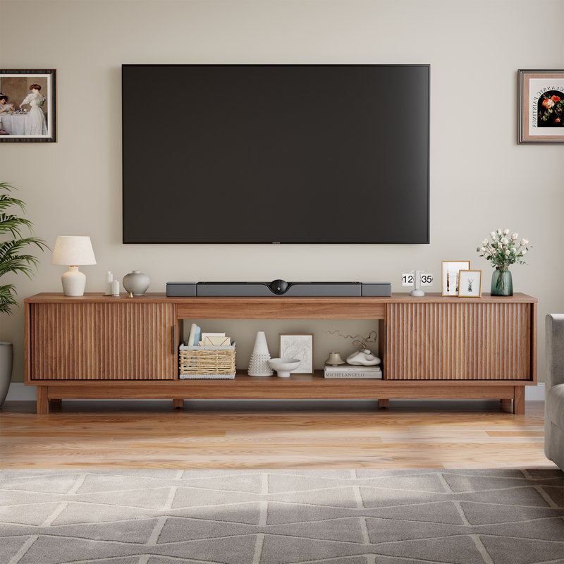Meuble télé moderne en bois avec portes coulissantes en rotin cannelé et rangement ouvert, H 15,87 po x L 70 po x l 15,75 po