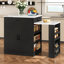 Console d'îlot extensible avec tiroirs, armoire à deux portes et tablettes ouvertes. Sert de table de salle à manger, de bar pour le petit-déjeuner temporaire et de salon de thé l'après-midi