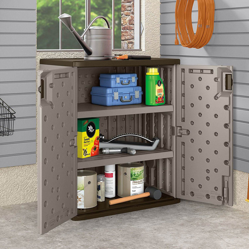 Armoire de rangement en résine avec portes verrouillables l 30 po x P 20,25 po Suncast, fabriquée aux États-Unis