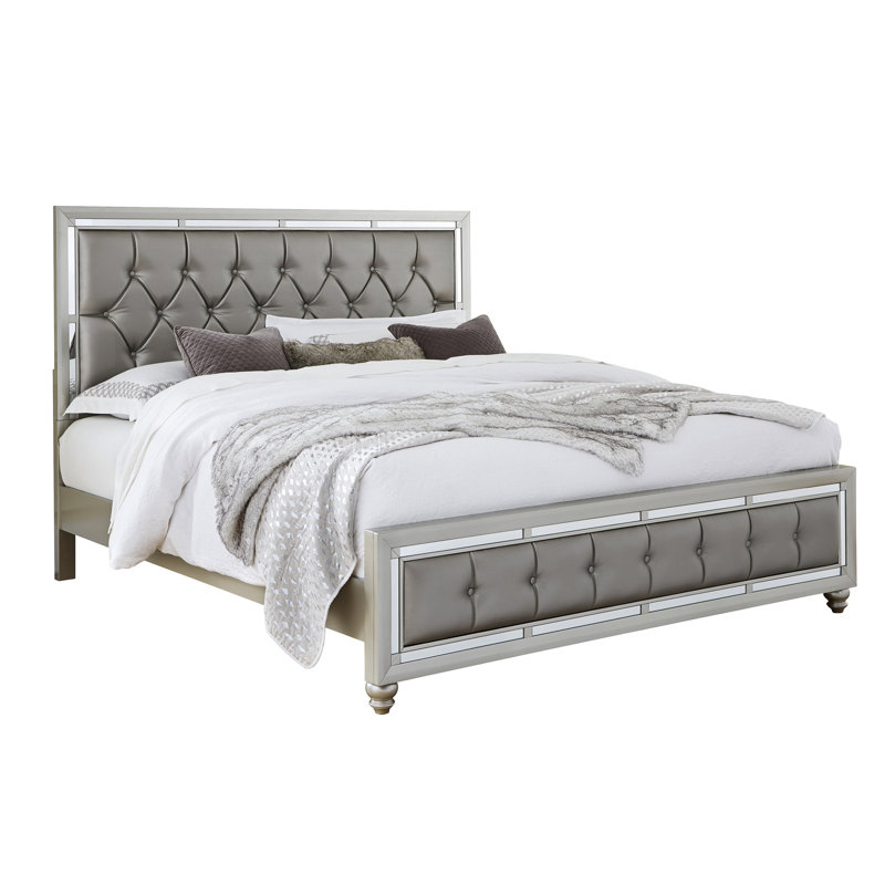 Lit en pierres précieuses argentées - bois massif et fait, décor de garniture de miroir, 3 lattes + pieds, base de lit intérieure de l 76 po x l 56 po, rideau latéral de 14 po de hauteur, support double pleine grandeur et support en X de 7,5 po du sol au bas de la traverse latérale