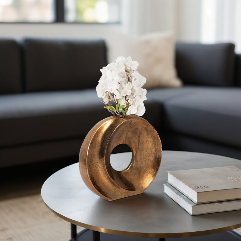 Ivy Bronx bronze Belvine, vase en métal, H 10 po x l 10 po x P 2 po
