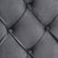 Lit plateforme tapissier grand en velours, sans sommier, lit gris avec revêtement, ailes et construction durable