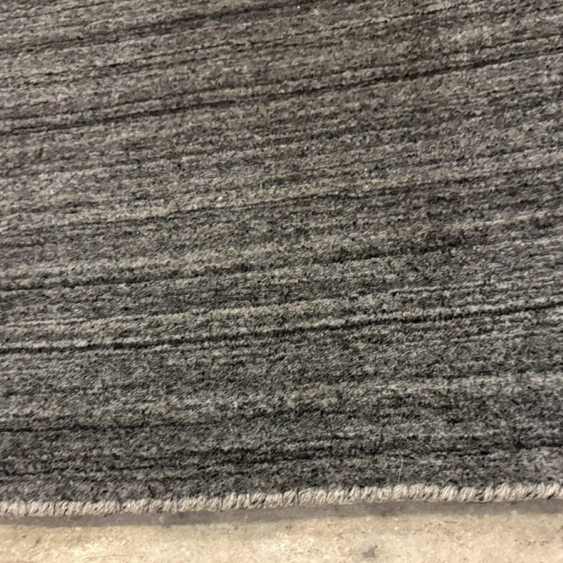 Hand Loomed Area Rug in Gray, Rectangle 6' x 9'