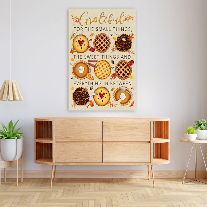 Grateful For The Small Things - Citation contemporaine avec grâces d'automne Illustration de tartes d'automne, feuilles d'automne et bâtons de cannelle