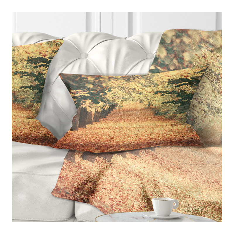 Coussin de forêt d’automne avec parcours lombaire