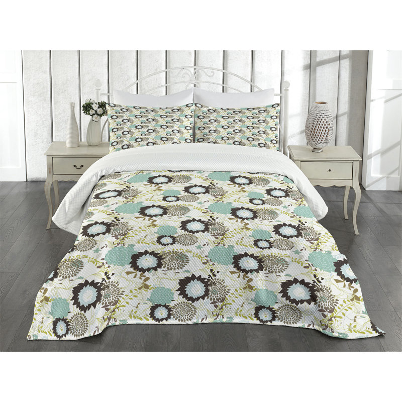 White Quilted Queen Bedspread Set with Pillow Shams