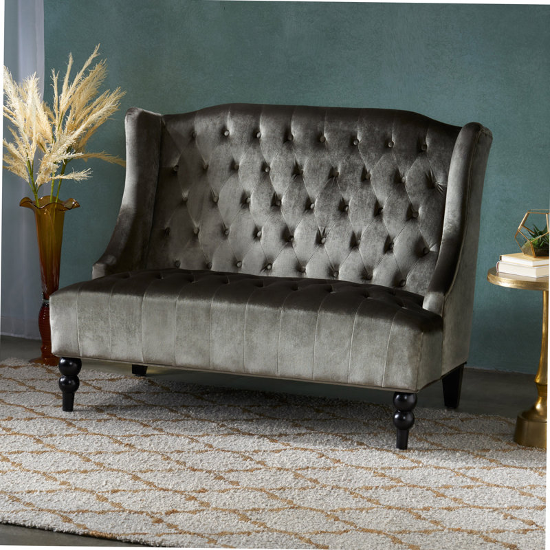 LOVESEAT, Gris
