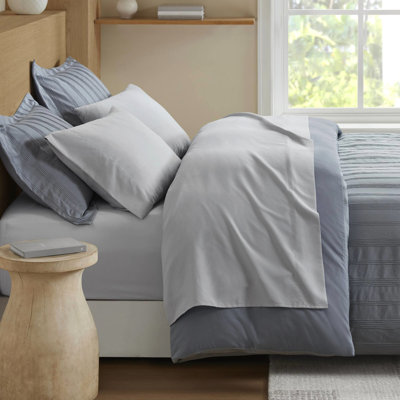 Couette 3 pièces pour lit double, conception à rayures épurées, contrôle antidérapant, tissage gris de qualité avec taies décoratives enveloppantes, toxine, convient aux salles de bain principales