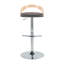 Ensemble de 3 tabourets de bar pivotants à hauteur réglable, coloris naturel et gris, avec base et repose-pieds chromés.