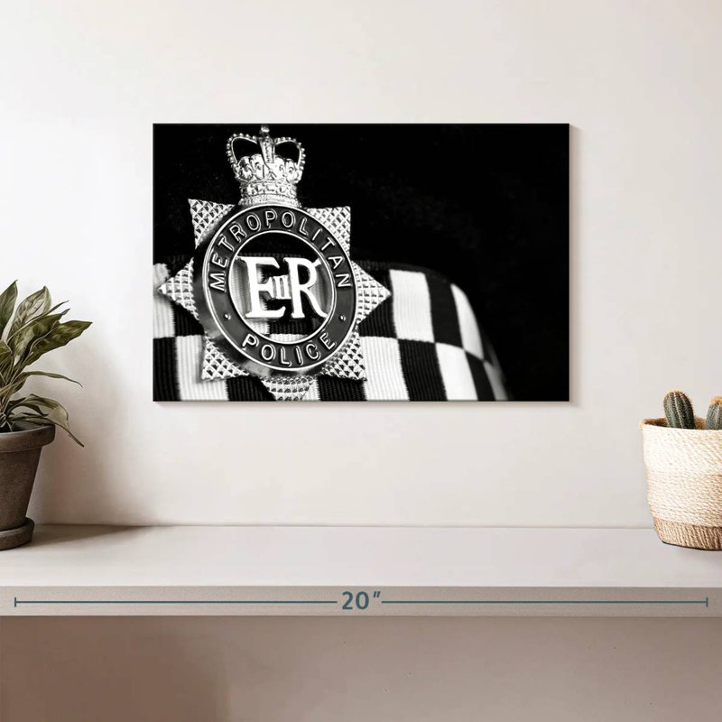 Insigne de la police métropolitaine, H 8 po x l 12 po