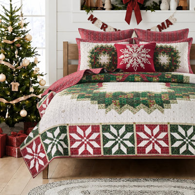Merry Berry Reverisbile Holiday Quilt Set