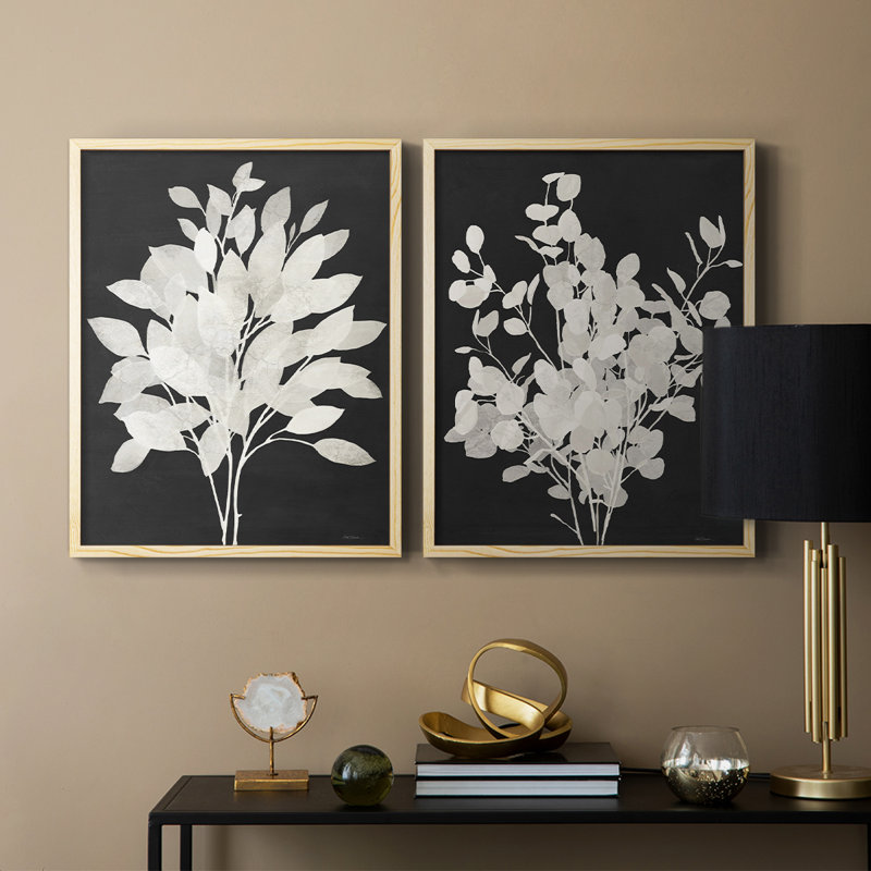 «Misty Branches I», reproduction encadrée de qualité supérieure - prête à être accrochée - aucun clou requis - aucun clou requis