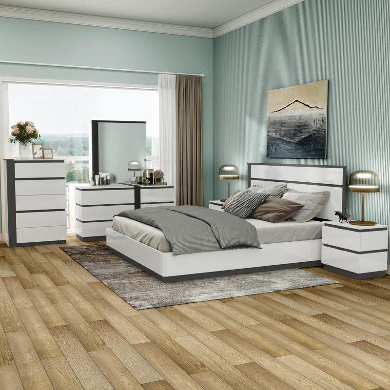 Carilla Wood 6-Piece Bedroom Set, King, 6 Pcs: Bed, 2 Nightstands, Dresser, Chest, Mirror