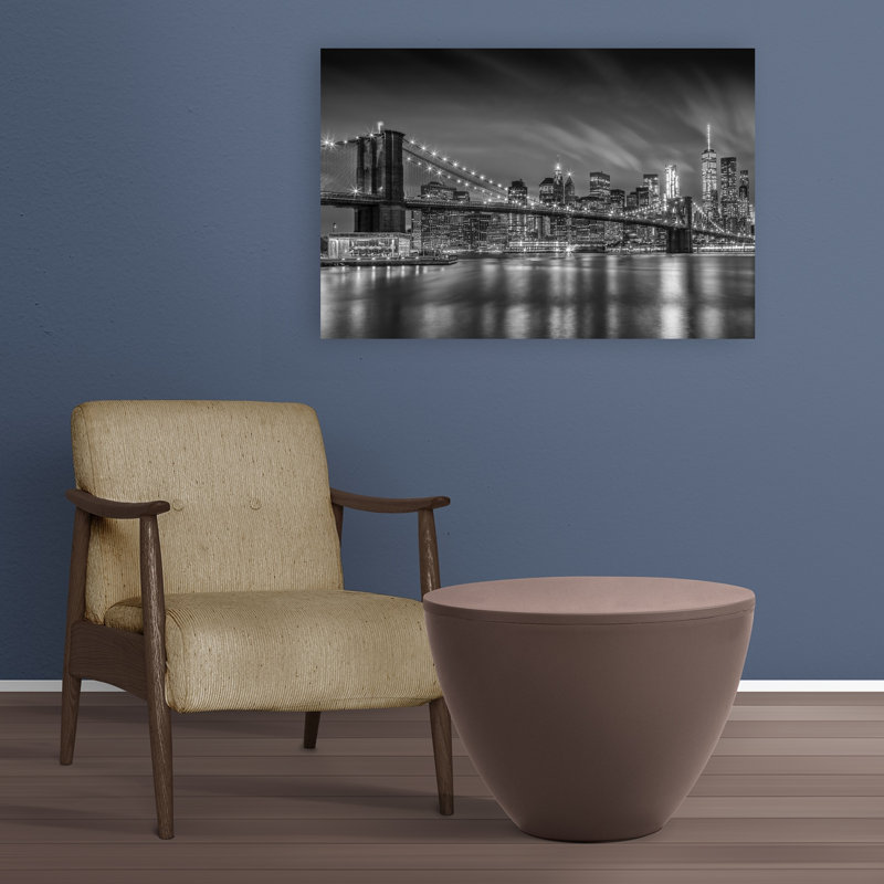 Affiche murale représentant le pont de Brooklyn la nuit, une architecture abstraite moderne et une vue nocturne du pont.