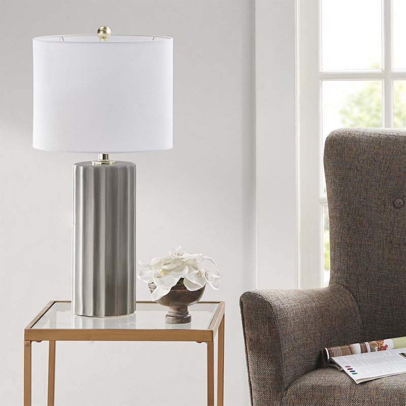 Lampe de table en céramique nervurée
