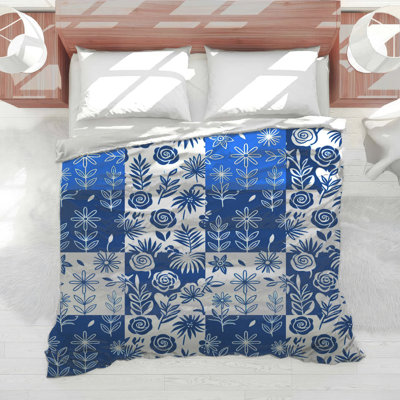 Blue White Floral Pattern Comforter