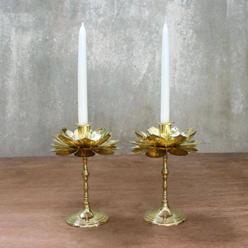 Très grand chandelles de laiton lumineux lotus