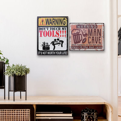 Plaque murale embossée en métal «Man Cave & Don't Touch My Tools» - ensemble de 2