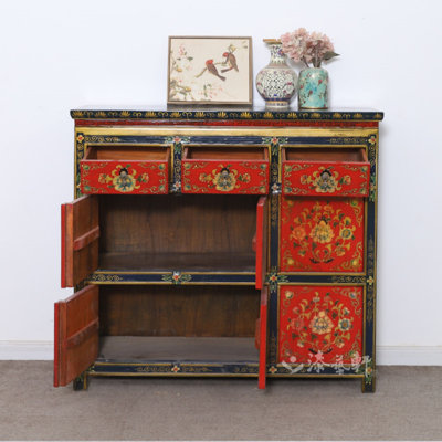 Buffet classique peint