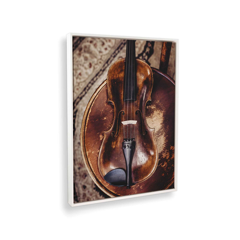 «Well-Aged Violin» par Jennifer Rigsby, reproduction d'art, L 12 po x H 16 po, Blanc, Toile avec cadre