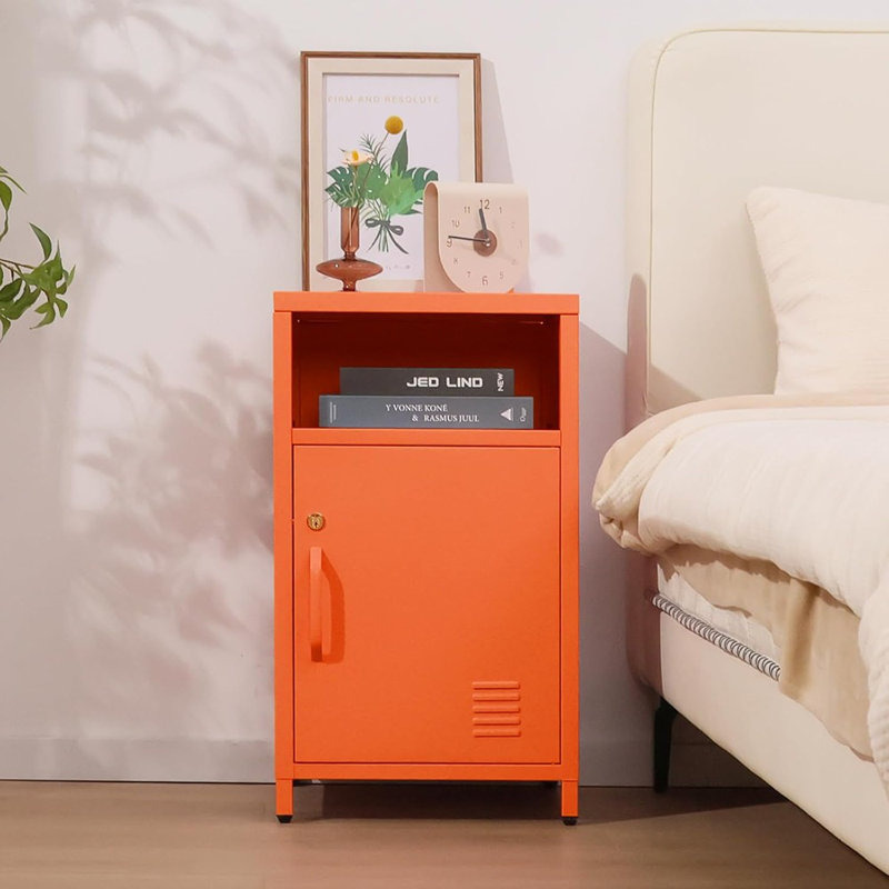 Table de chevet compacte en métal avec armoire verrouillable et tablette ouverte, table de chevet moderne, table d'appoint polyvalente pour la chambre à coucher, le salon ou le bureau (orange, porte verrouillable en H de 26 po)