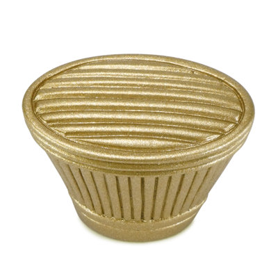 Oxford knob; Antique Brass finish