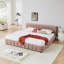 Lit rembourré confortable avec tête de lit et structure solide, avec tiroirs de rangement, idéal pour une chambre à coucher relaxante.-721298715