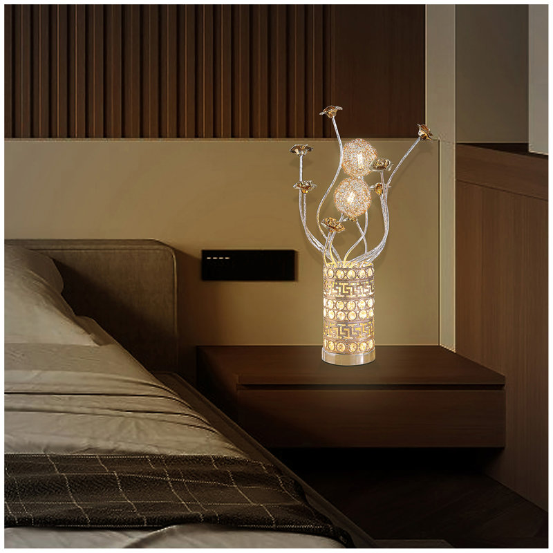 Lampe de table en aluminium à boutons floraux en aluminium et en aluminium