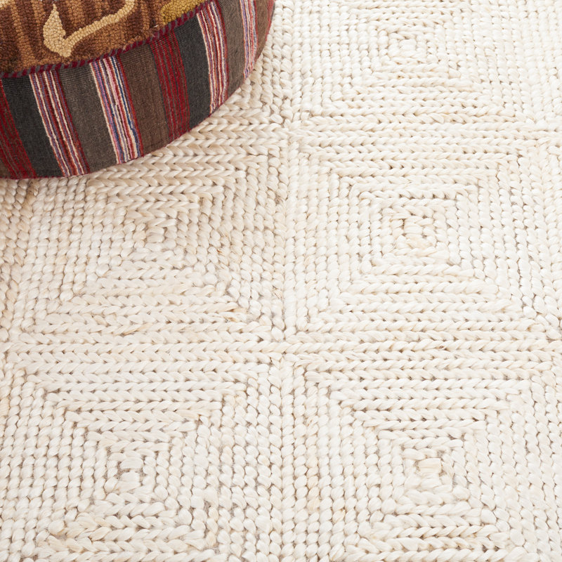 Alquin Natural Fiber Hand Loomed Jute/Cotton Geometric Rug in Bleach/Ivory, Rectangle 5' x 8'