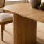 Table de cuisine ovale avec base en bois, table de salle à manger de style campagne moderne-234380259