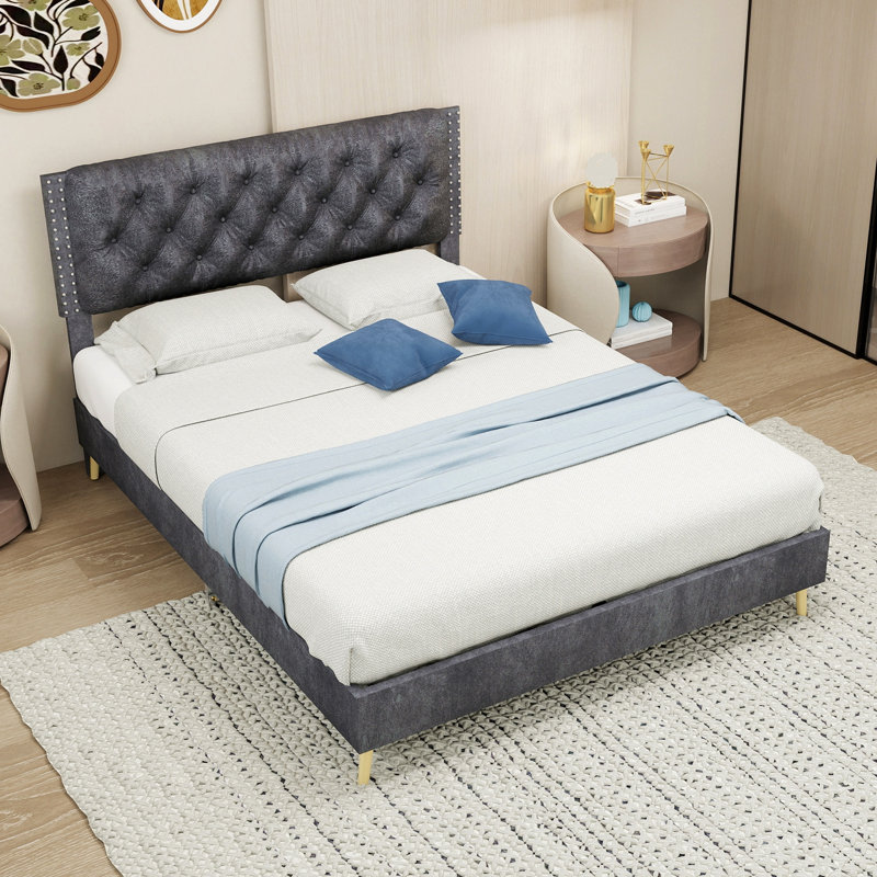 Lit à motif suède doux - Décorez l'espace de la chambre principale avec un accent doux et paisible. La structure robuste assure un sommeil stable et crée un lieu de repos privé