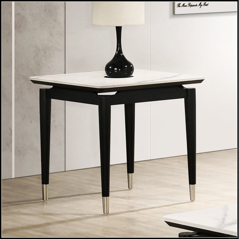 Table de bout 1pc de style contemporain avec plateau en pierre frittée et pieds en flèches argentées, parfaite pour les intérieurs modernes et durables.