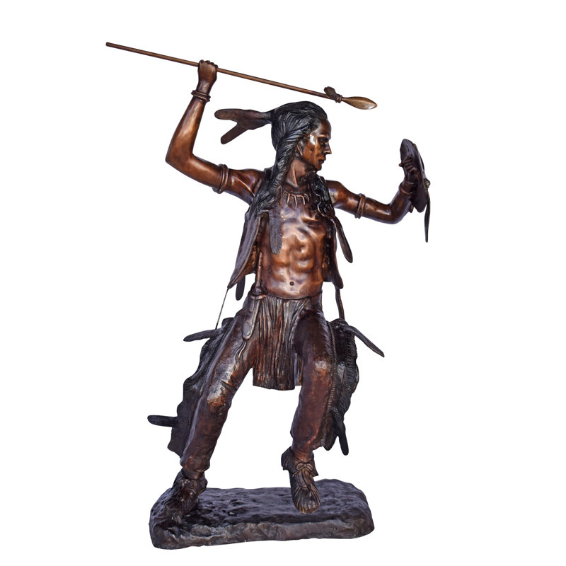 Statue de bronze Indian Worrier jeté une lance - Taille: L 15 po x l 23 po x H 38 po