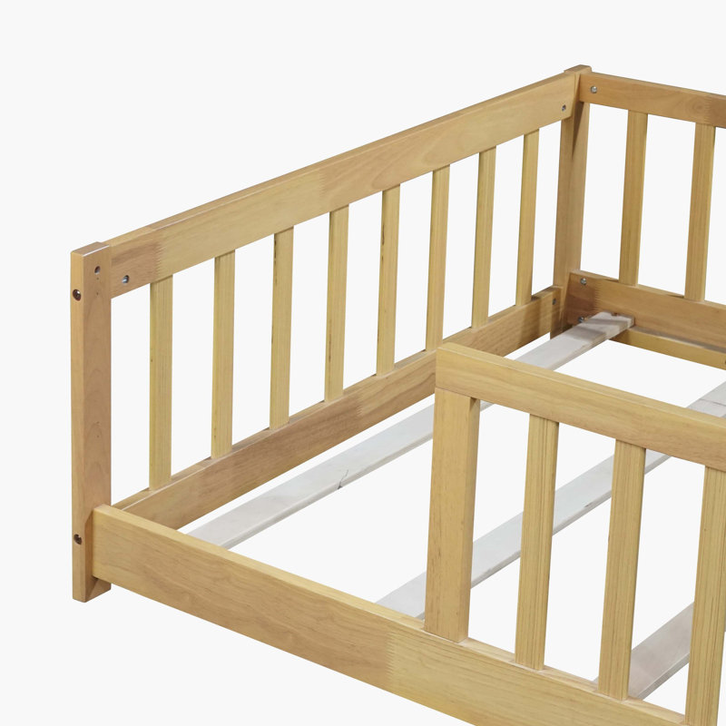 Lit de plancher en bois d'hévéa naturel avec clôture (sans porte) et barrières de sécurité, Naturel