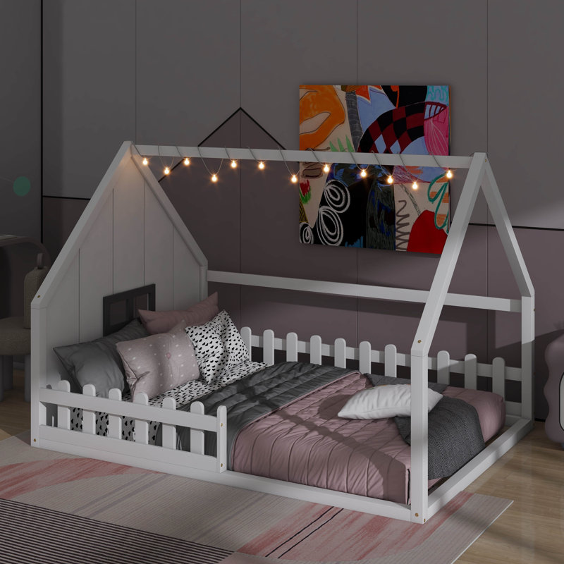 Lit en bois avec fenêtre et clôture, Blanc