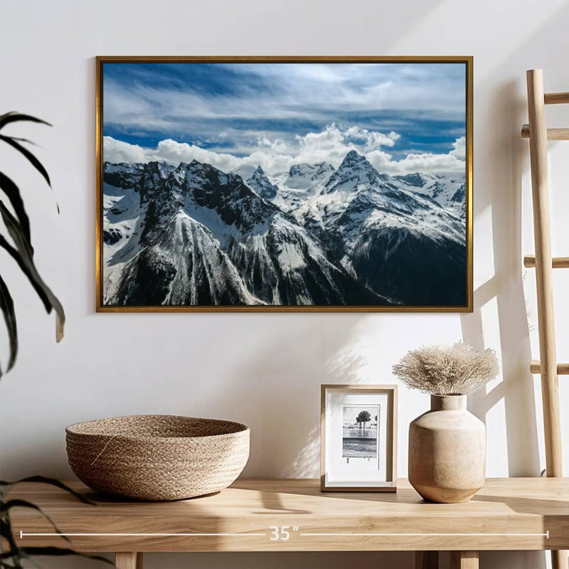 Snow Mountain Peaks, 25 po x 17 po, Cadre flottant doré
