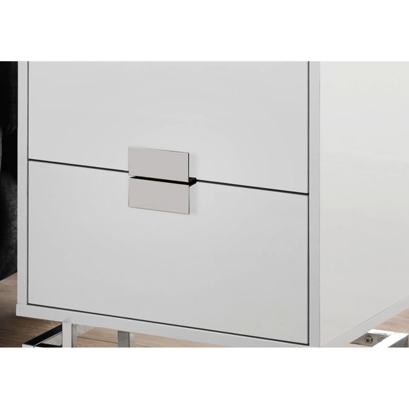 Table d'appoint contemporaine avec surface blanche brillante et pieds en métal pour la chambre à coucher, table de chevet spacieuse dans le compartiment de rangement