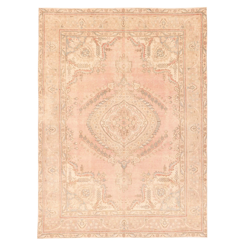 Tapis rose Antalya Vintage 6 pi 5 po x 9 pi 0 po