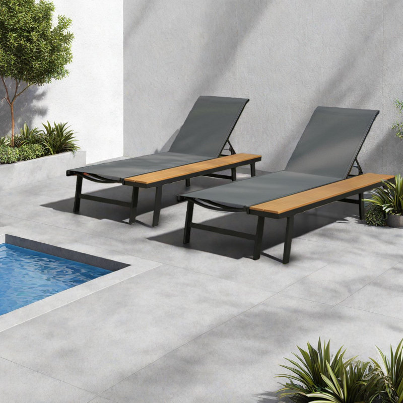 Ensemble de 2 chaises longues de patio réglables en filet d'aluminium au bord de la piscine