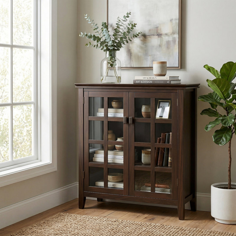 Armoire de rangement moyenne de style transitionnel en bois massif de 38 po avec portes en verre et tablettes réglables Artisan