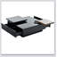 Table basse rectangulaire avec plateau en bois manufacturé et tablette